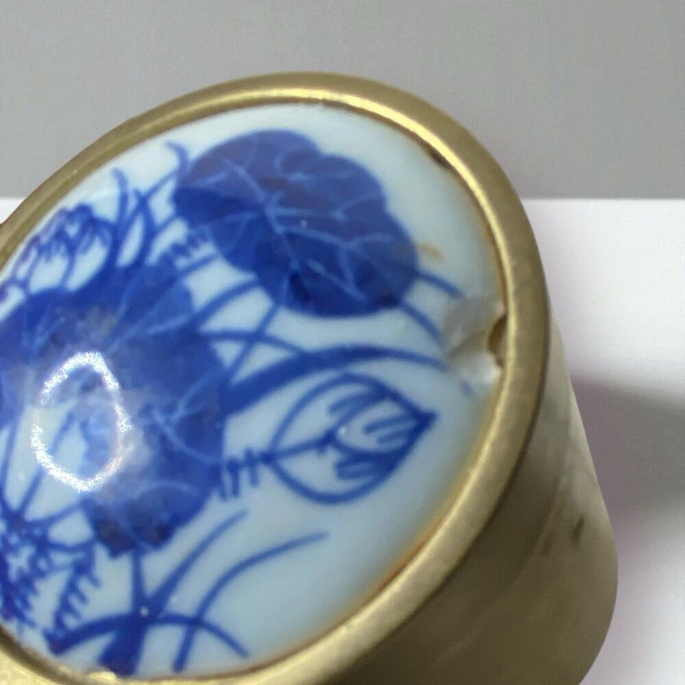 Vintage Set Round Brass Snuff Tobacco Containers Blue & White Porcelian Lid - Picture 10 of 11
